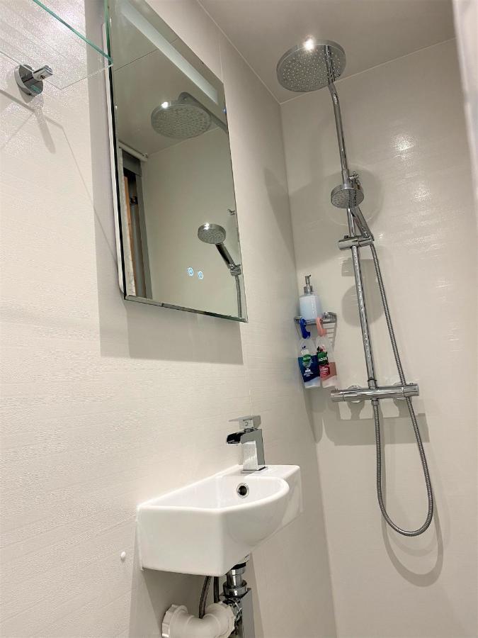 En-Suite Nook Near Forest & Sea, Super Value With Fridge, Microwave And Tv Lymington Extérieur photo
