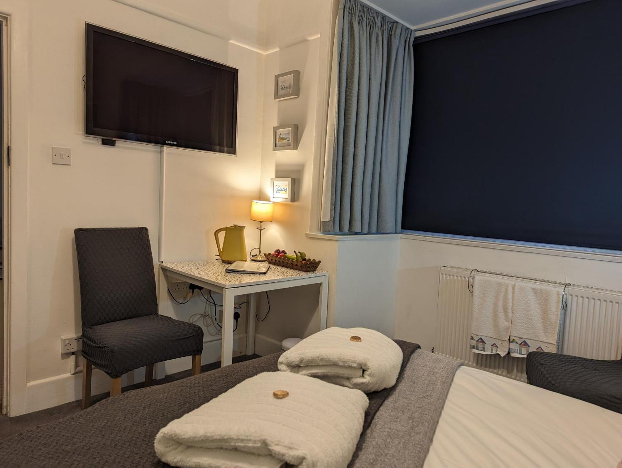 En-Suite Nook Near Forest & Sea, Super Value With Fridge, Microwave And Tv Lymington Extérieur photo